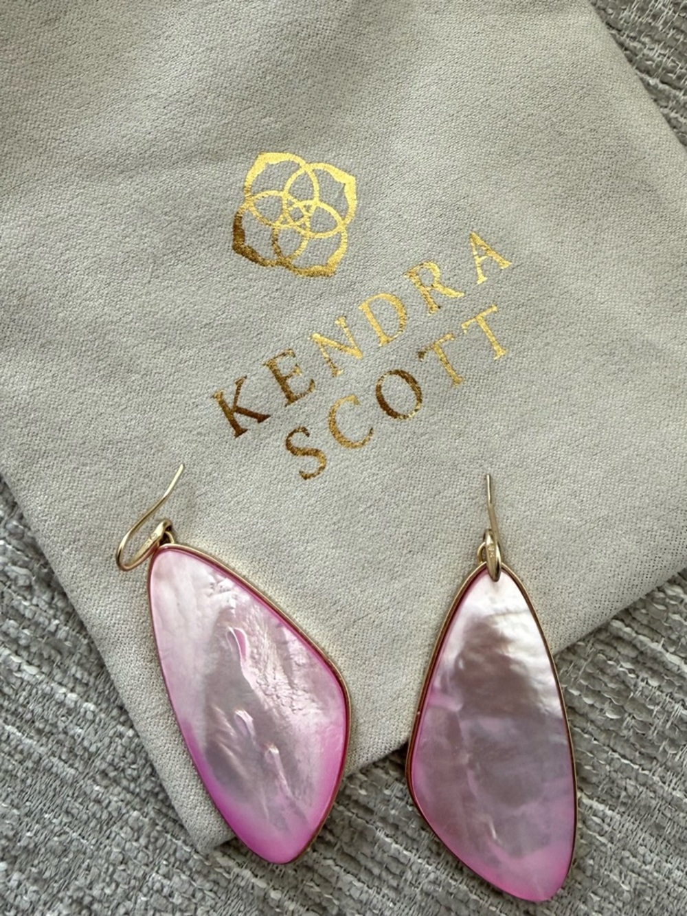 Kendra Scott Pink Iridescent Mother-of-Pearl Drop Earrings